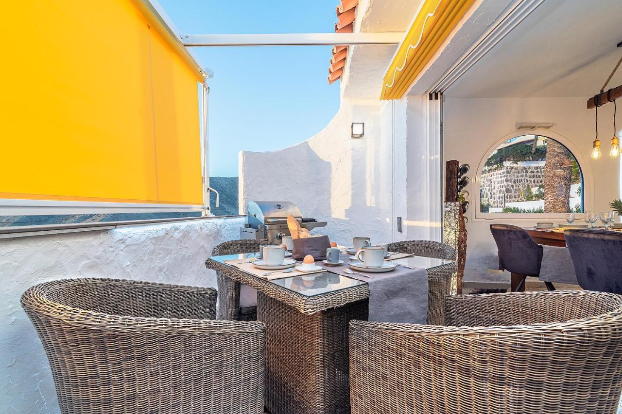 Mogan Luxury Apartment, Sea Views, Jacuzzi And Sauna. Exterior photo