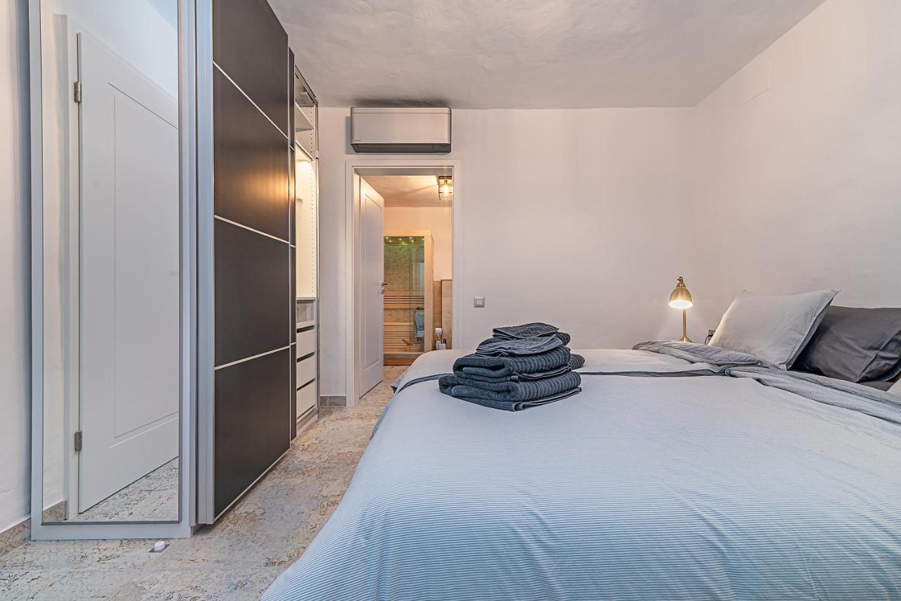 Mogan Luxury Apartment, Sea Views, Jacuzzi And Sauna. Exterior photo