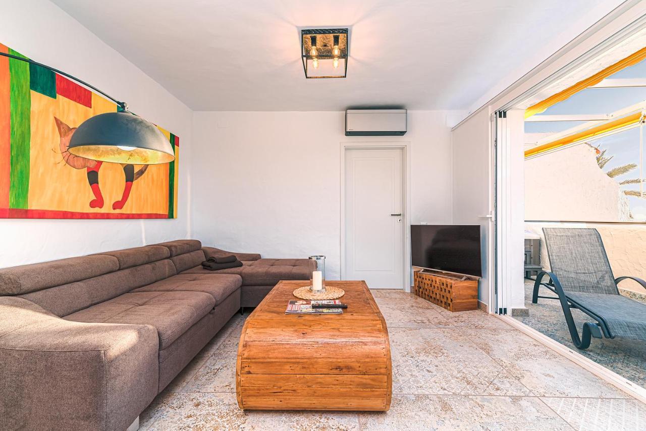 Mogan Luxury Apartment, Sea Views, Jacuzzi And Sauna. Exterior photo
